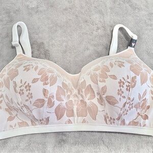 Victoria's Secret Floral Lace Wireless Bra - Cream & Nude